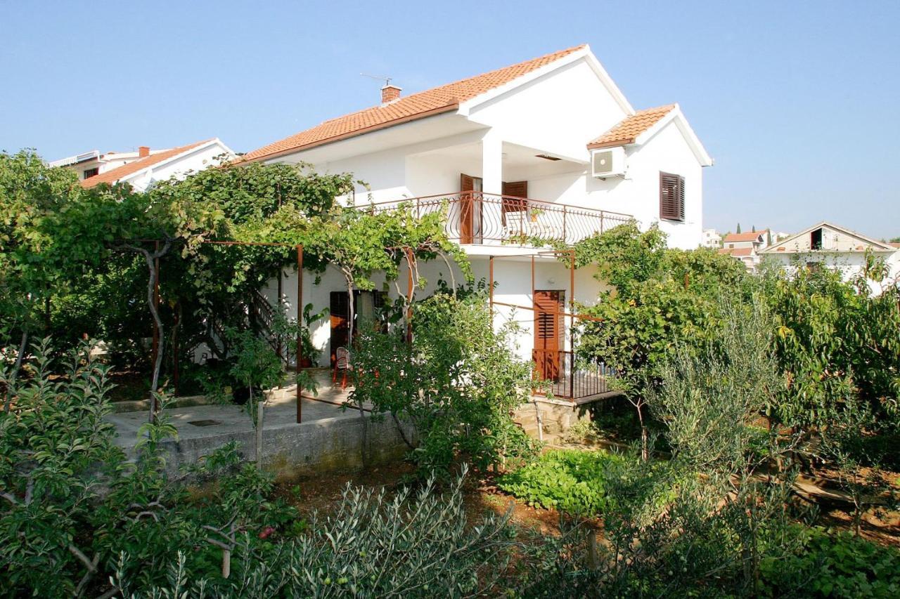 Apartments Mirja - 100M From The Beach & Parking Trogir Buitenkant foto