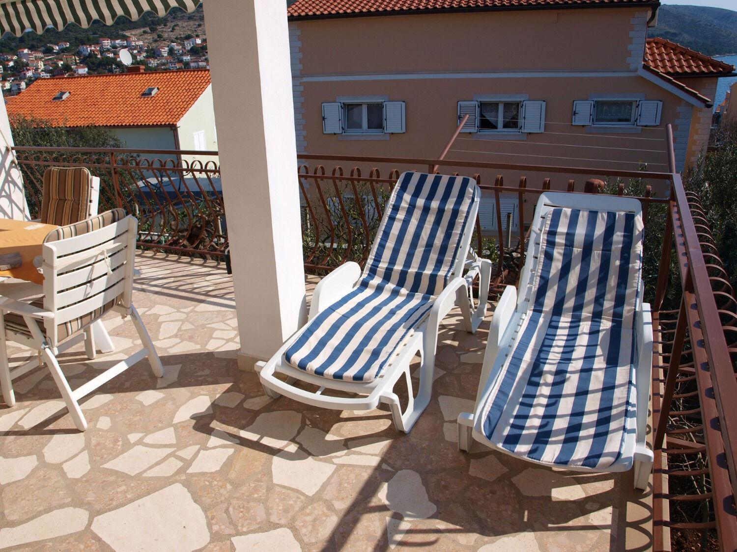 Apartments Mirja - 100M From The Beach & Parking Trogir Buitenkant foto