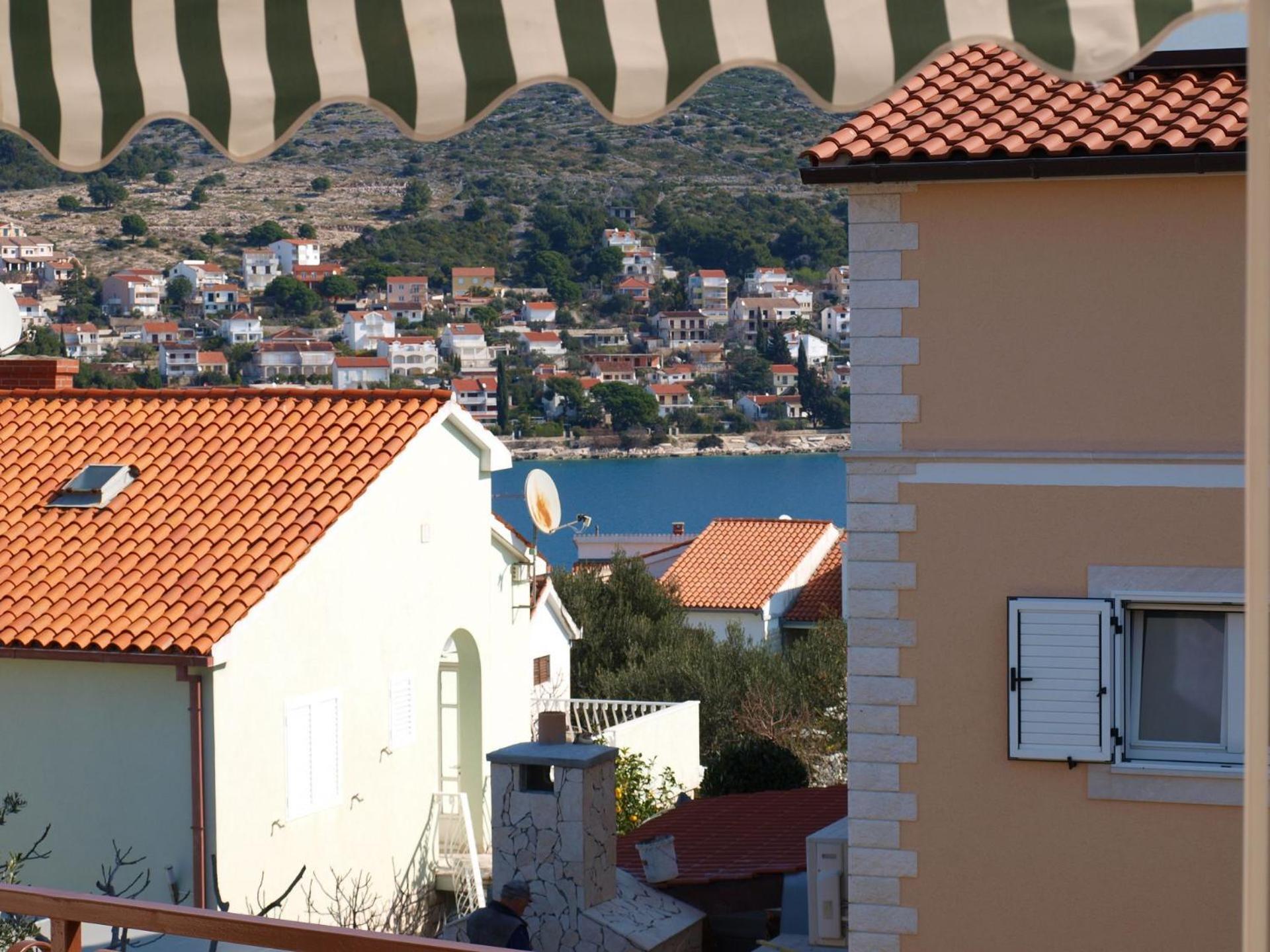 Apartments Mirja - 100M From The Beach & Parking Trogir Buitenkant foto