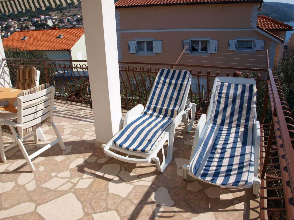 Apartments Mirja - 100M From The Beach & Parking Trogir Buitenkant foto