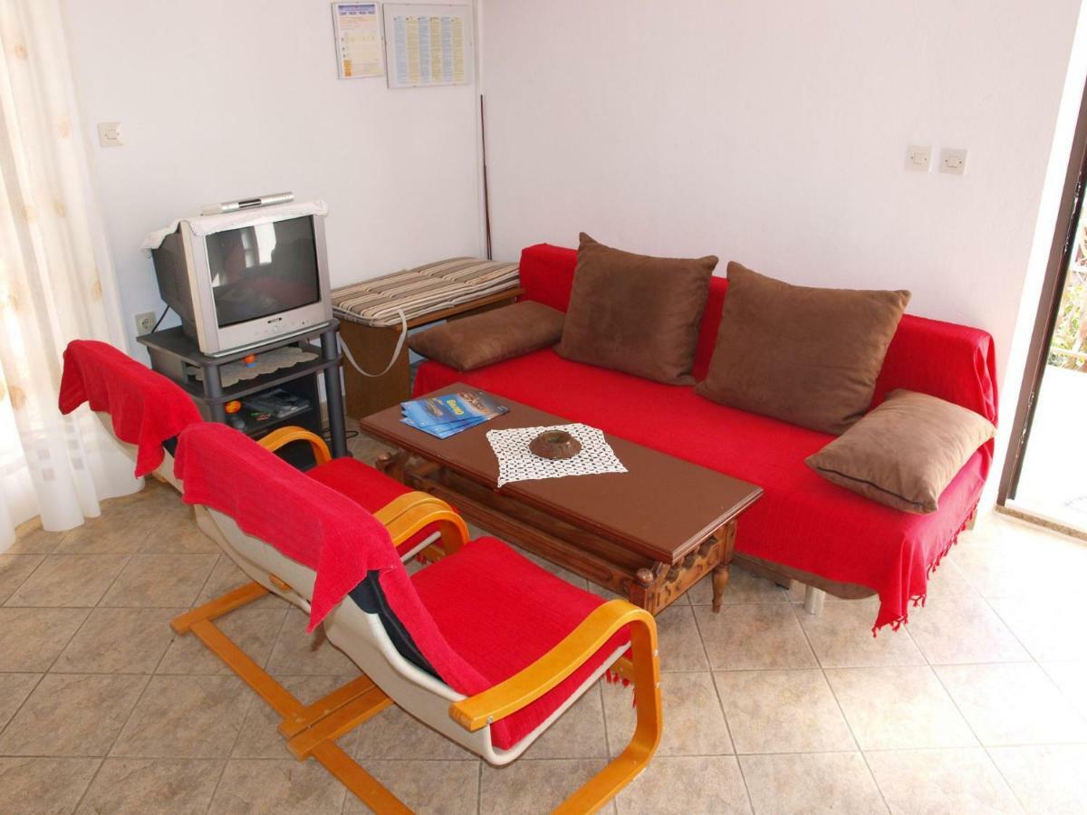 Apartments Mirja - 100M From The Beach & Parking Trogir Buitenkant foto