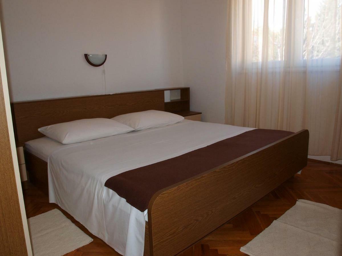 Apartments Mirja - 100M From The Beach & Parking Trogir Buitenkant foto