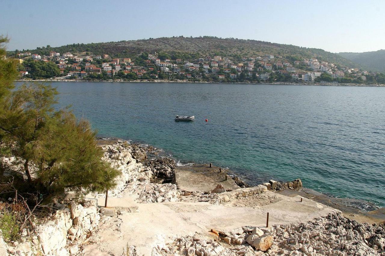Apartments Mirja - 100M From The Beach & Parking Trogir Buitenkant foto