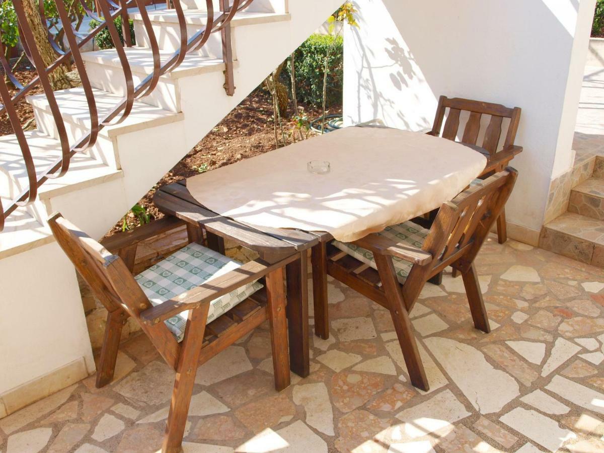 Apartments Mirja - 100M From The Beach & Parking Trogir Buitenkant foto