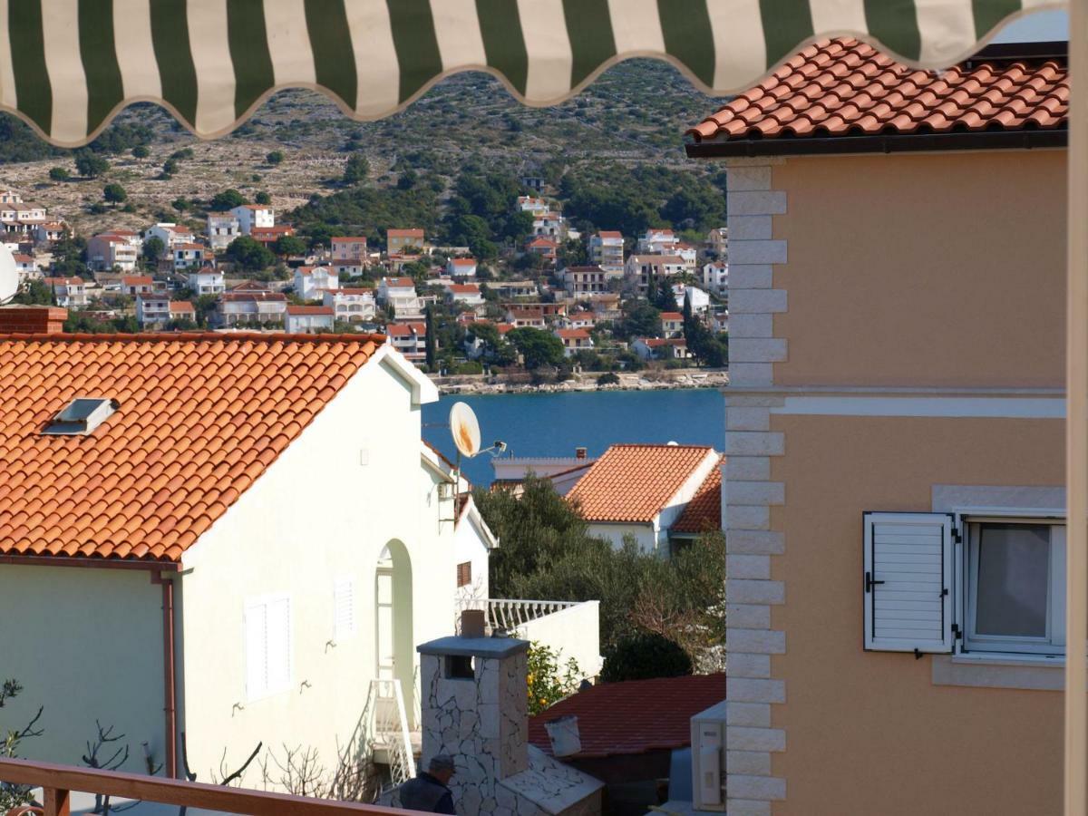 Apartments Mirja - 100M From The Beach & Parking Trogir Buitenkant foto