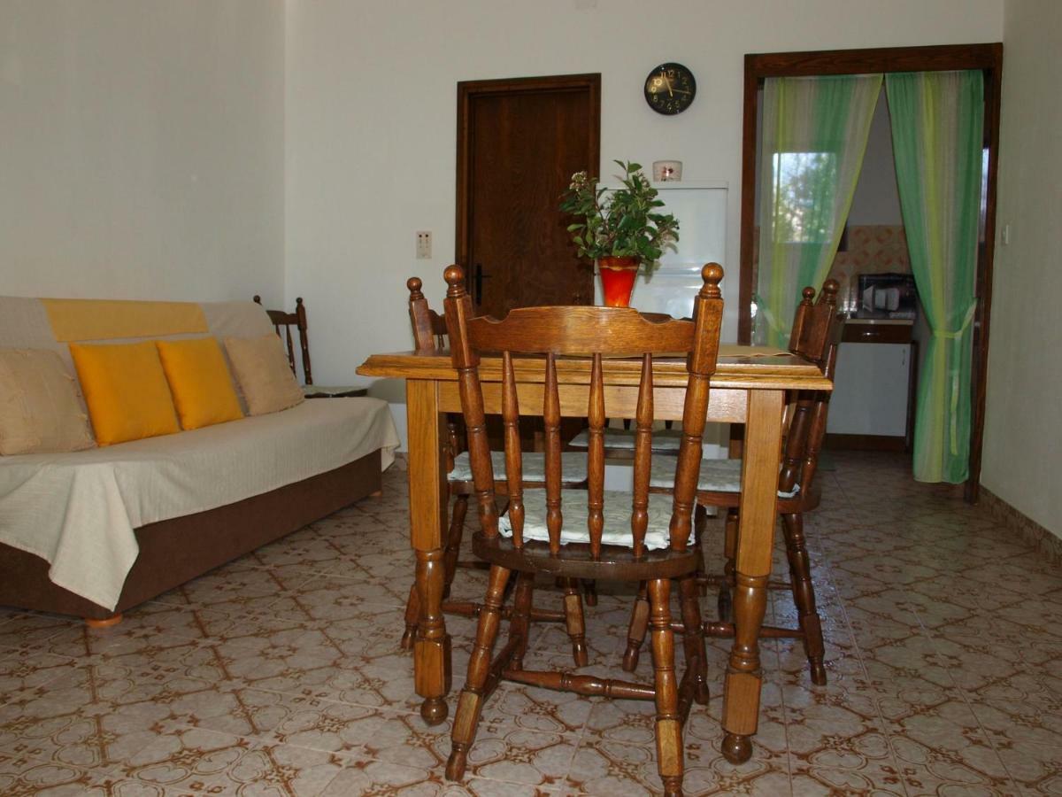 Apartments Mirja - 100M From The Beach & Parking Trogir Buitenkant foto