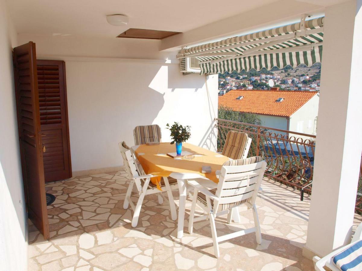 Apartments Mirja - 100M From The Beach & Parking Trogir Buitenkant foto