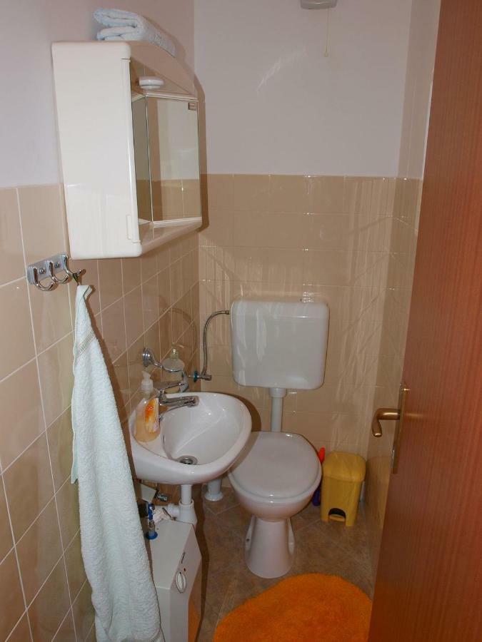 Apartments Mirja - 100M From The Beach & Parking Trogir Buitenkant foto