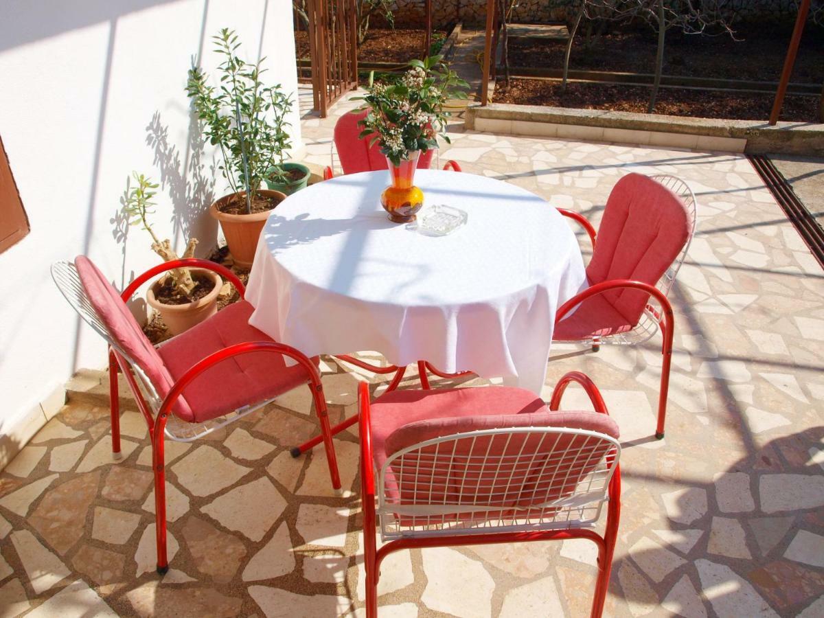 Apartments Mirja - 100M From The Beach & Parking Trogir Buitenkant foto